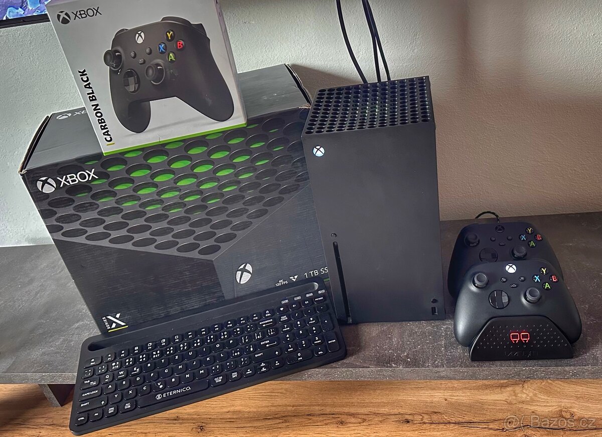 Xbox Series X, top stav, záruka, příslušenství