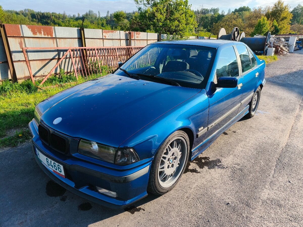 BMW E36 323i SEDAN 1997 originální ///M paket AvusBlau