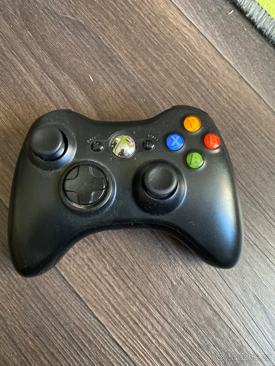 Xbox 360 ovladač