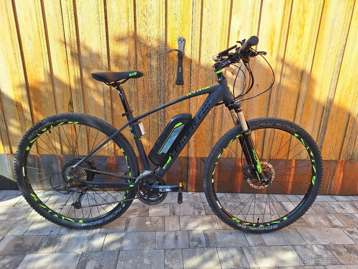 Leader fox swan 29”
