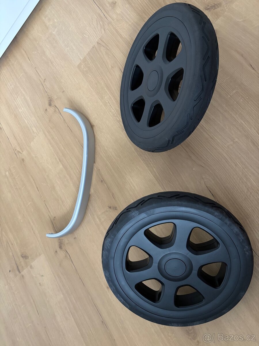 Nove nahradni kolecka na kocarek Joolz day 2
