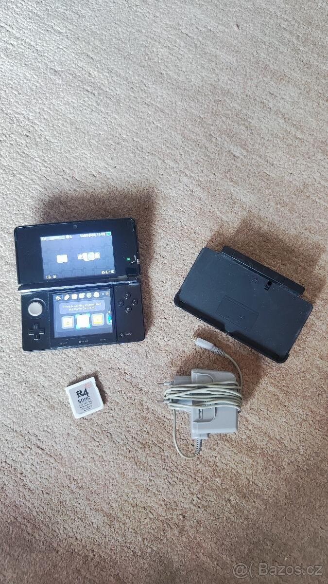 Nintendo 3DS + R4 karta k hraní všech her GBA a GBC