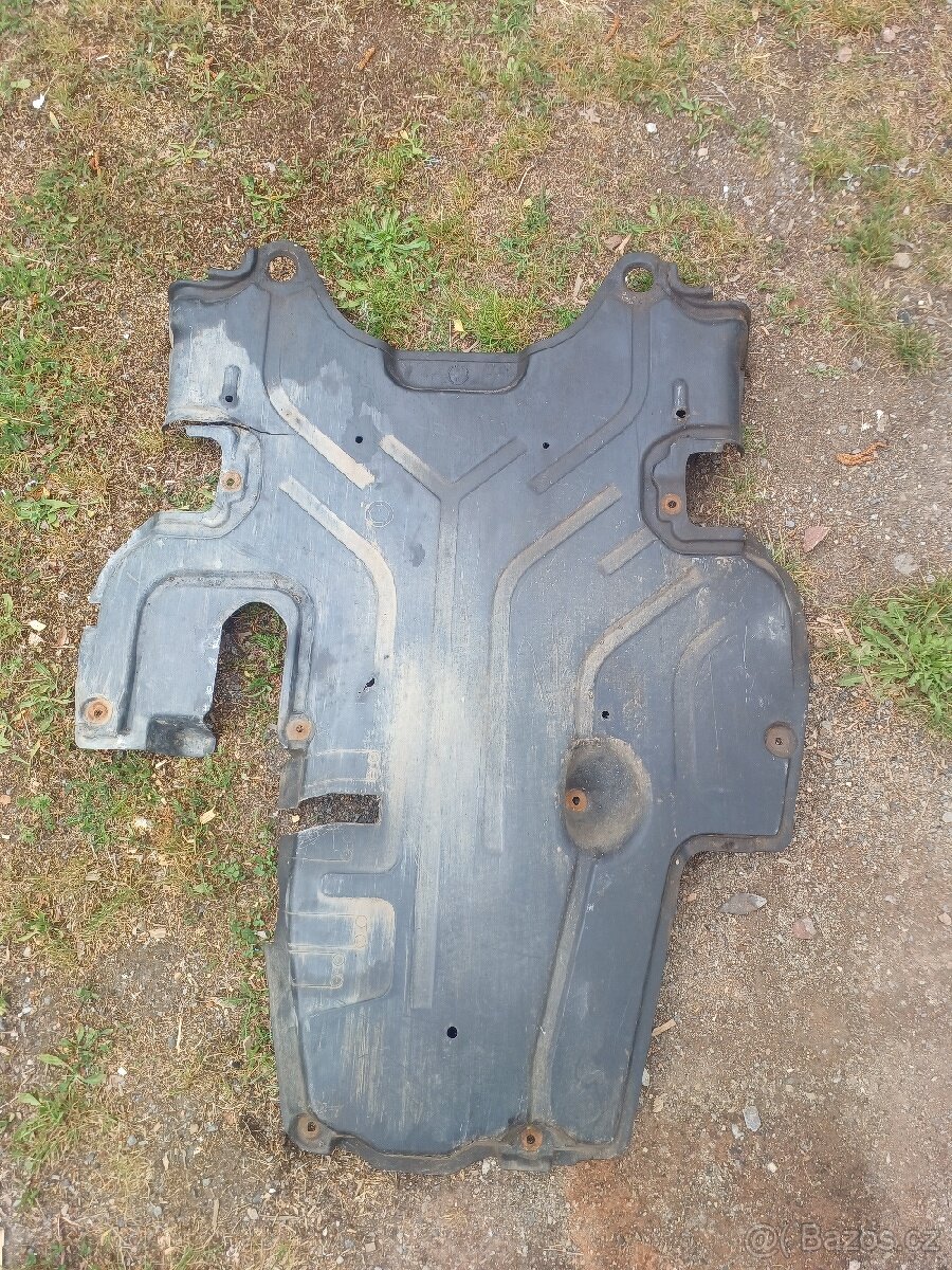Kryt pod motor Mercedes-Benz w124