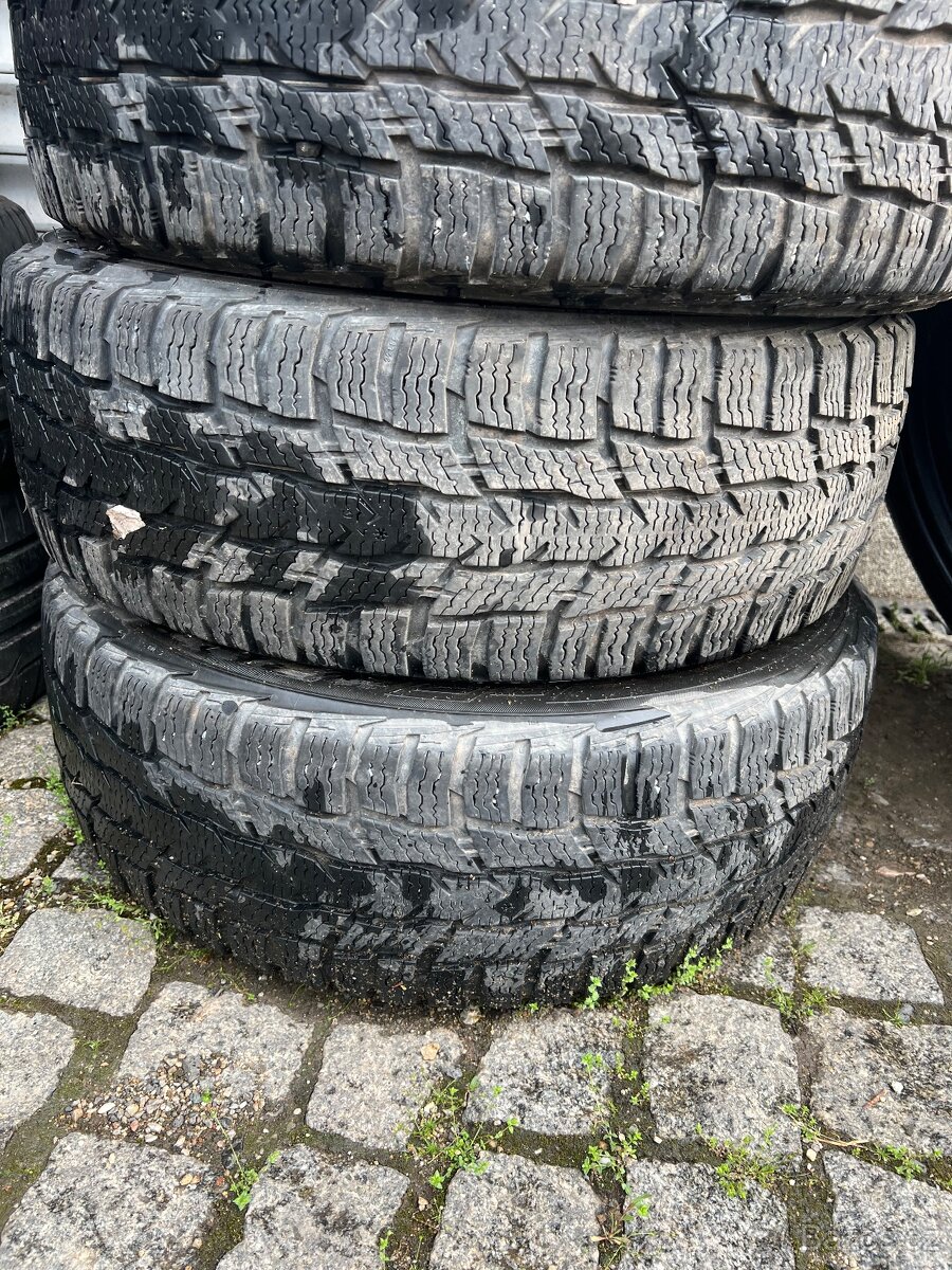 215/60/R17C Nokian zimní