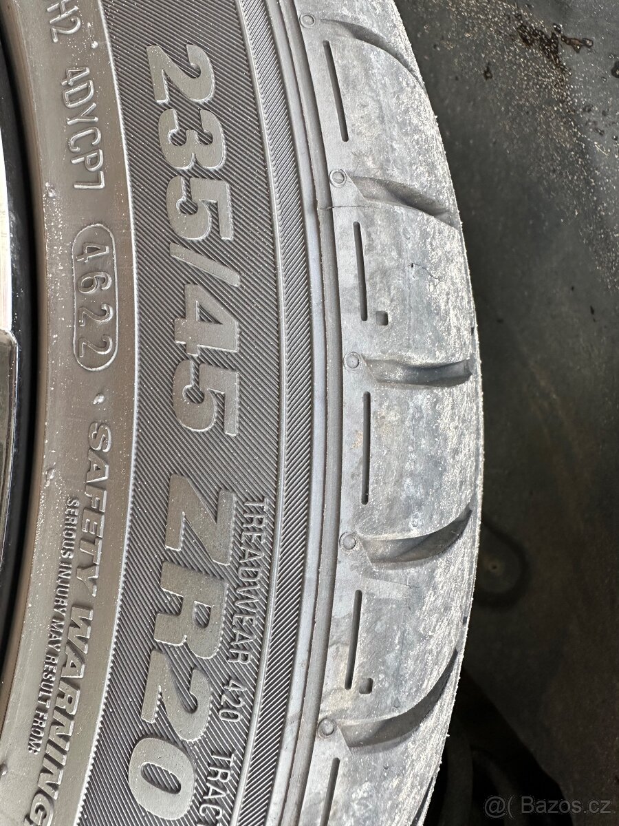 Pneumatiky 235/45 R20 KUMHO
