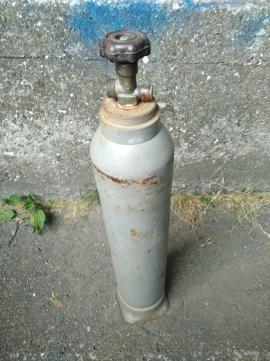 Láhev co