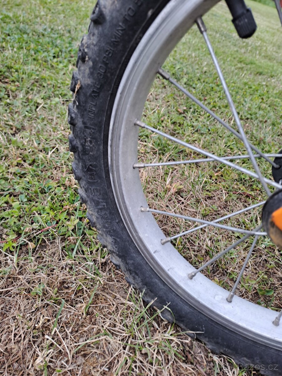 Detske kolo btwin 14 + stabilizacni kolecka.
