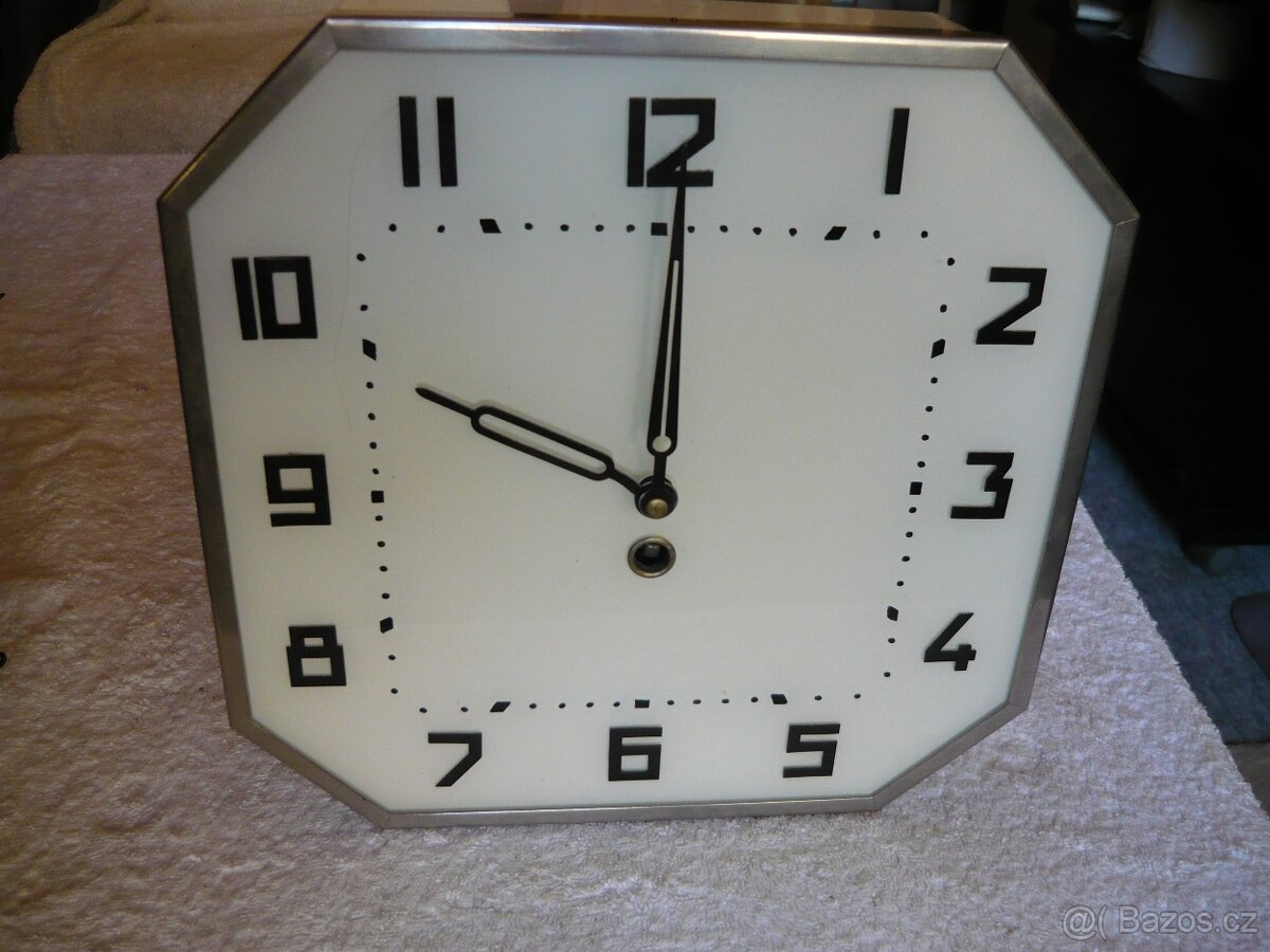 Mechanické hodiny Kienzle