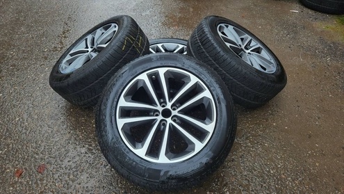 zimní Alu kola disky originál Jaguar F Pace X761 5