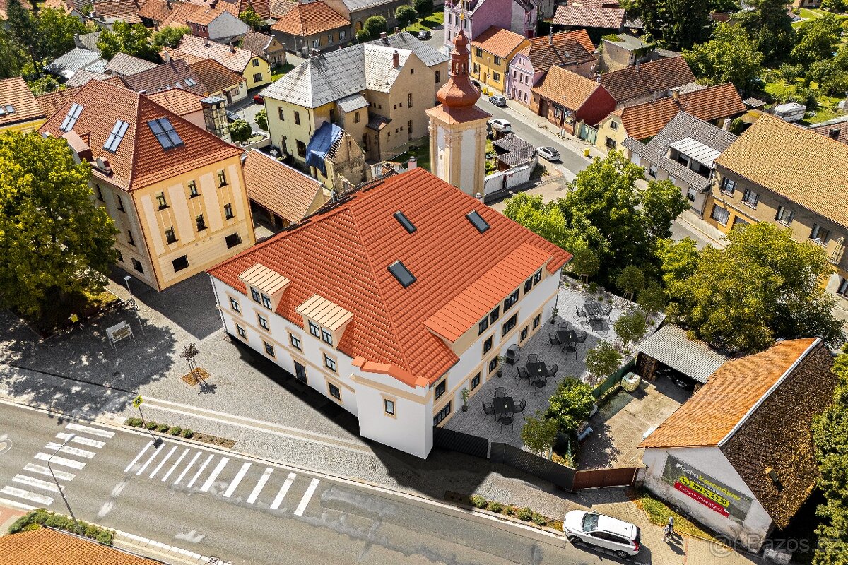Multifunkční objekt přímo na náměstí v Sadské