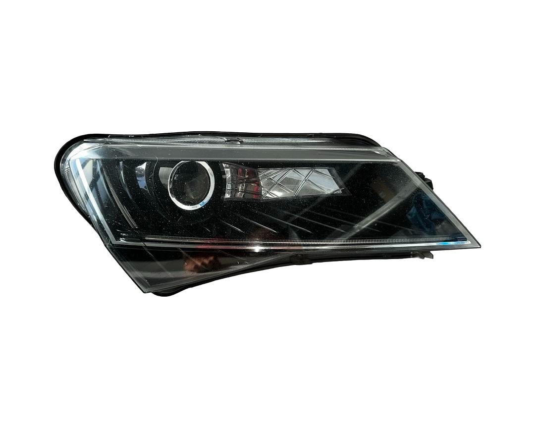 LED xenon pravý 3V1941016A Škoda Superb 3 r.v. 2017