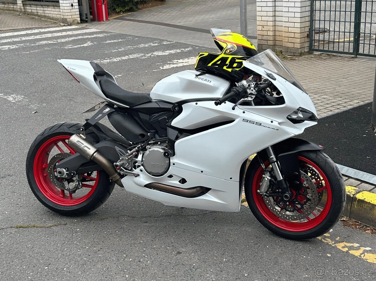 Ducati Panigale 959 V2, TOP stav 11.000km