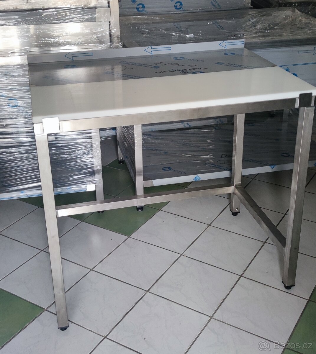 Nerezový pracovní stůl, nerezový gastro nábytek