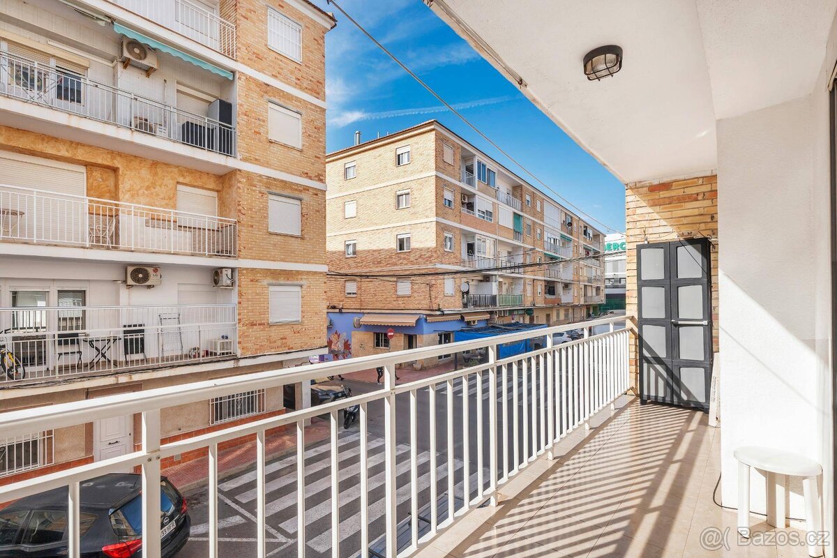 Prodej 3+1 600 metrů od moře Torrevieja, Španělsko.