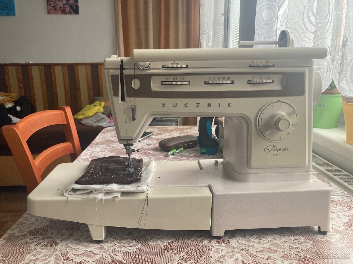 Šicí stroj Łucznik