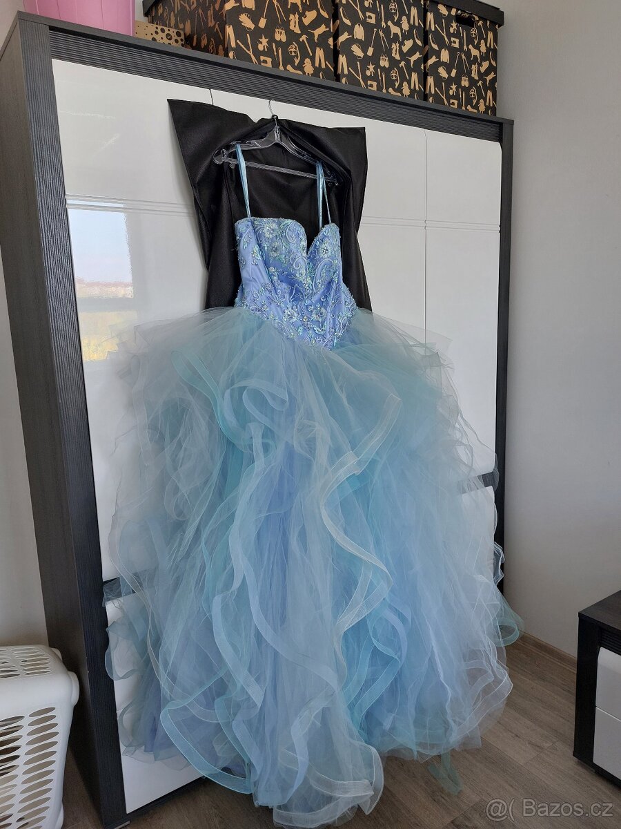 Plesové (společenské) šaty