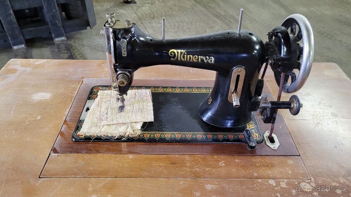 Šicí stroj Minerva