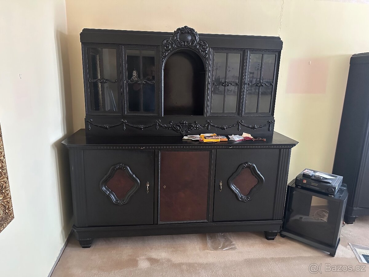 Starožitný nábytek