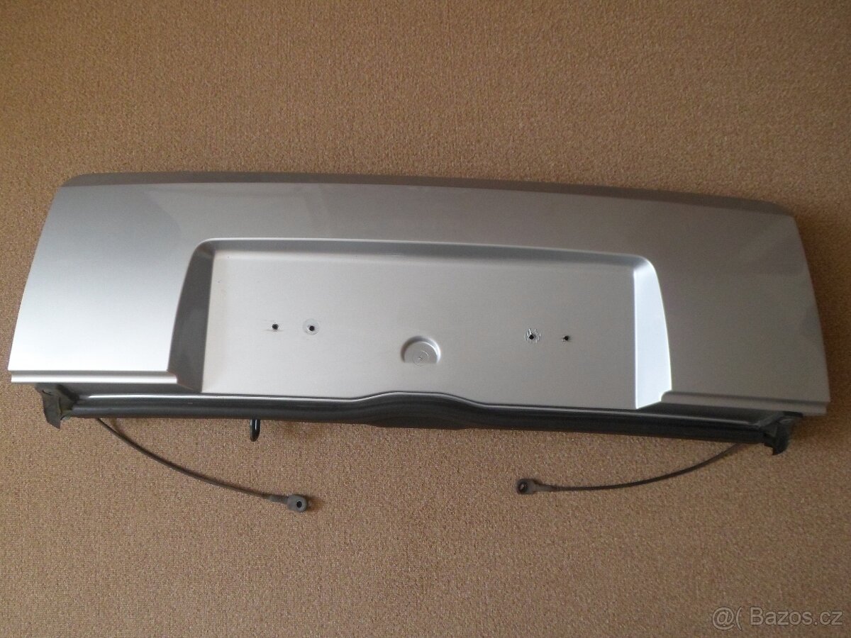 Citroen C2 - spodní část víka kufru
