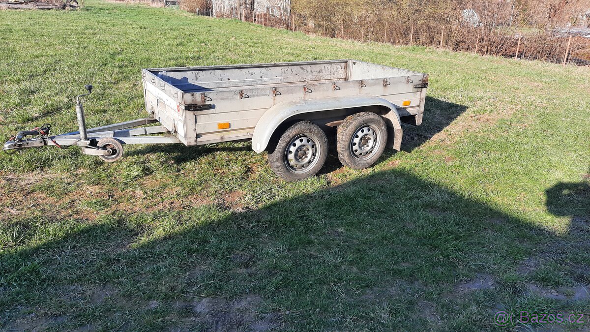 Přívěsný vozík