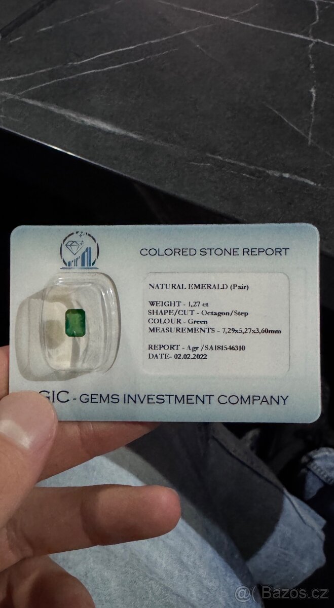 Emerald zapečetěný