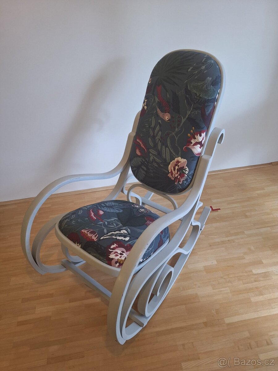 Houpací relaxační křeslo