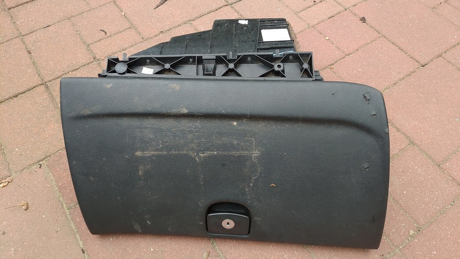 Peugeot 407 schránka spolujezdce