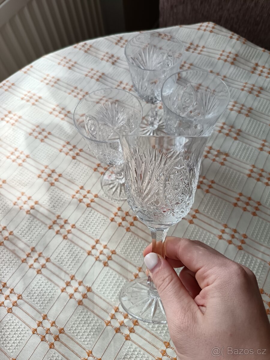 Retro broušené skleničky na stopce - 4ks