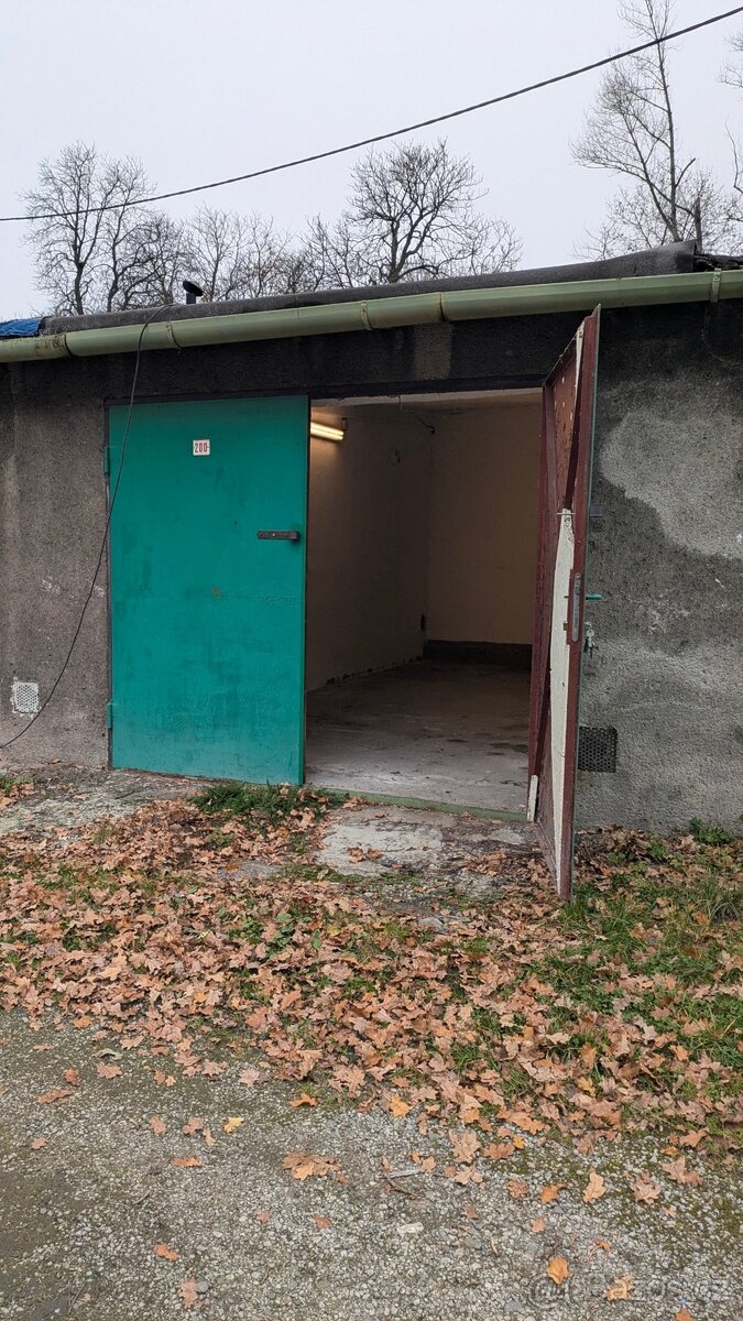 Dvougaráž pod Haldou Ema