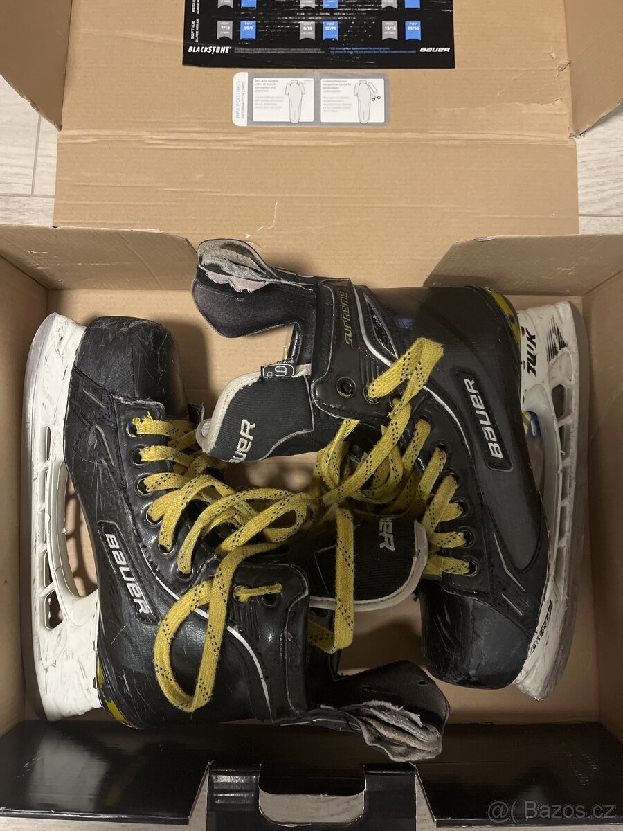 Hokejové brusle Bauer supreme totalone