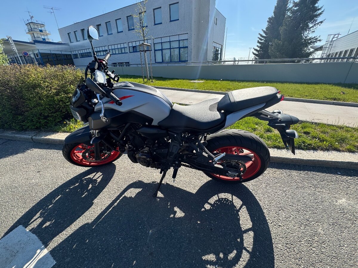 🏍️ Yamaha MT-07 (r.v. 2020) – 3 600 km, 1. majitel, TOP sta