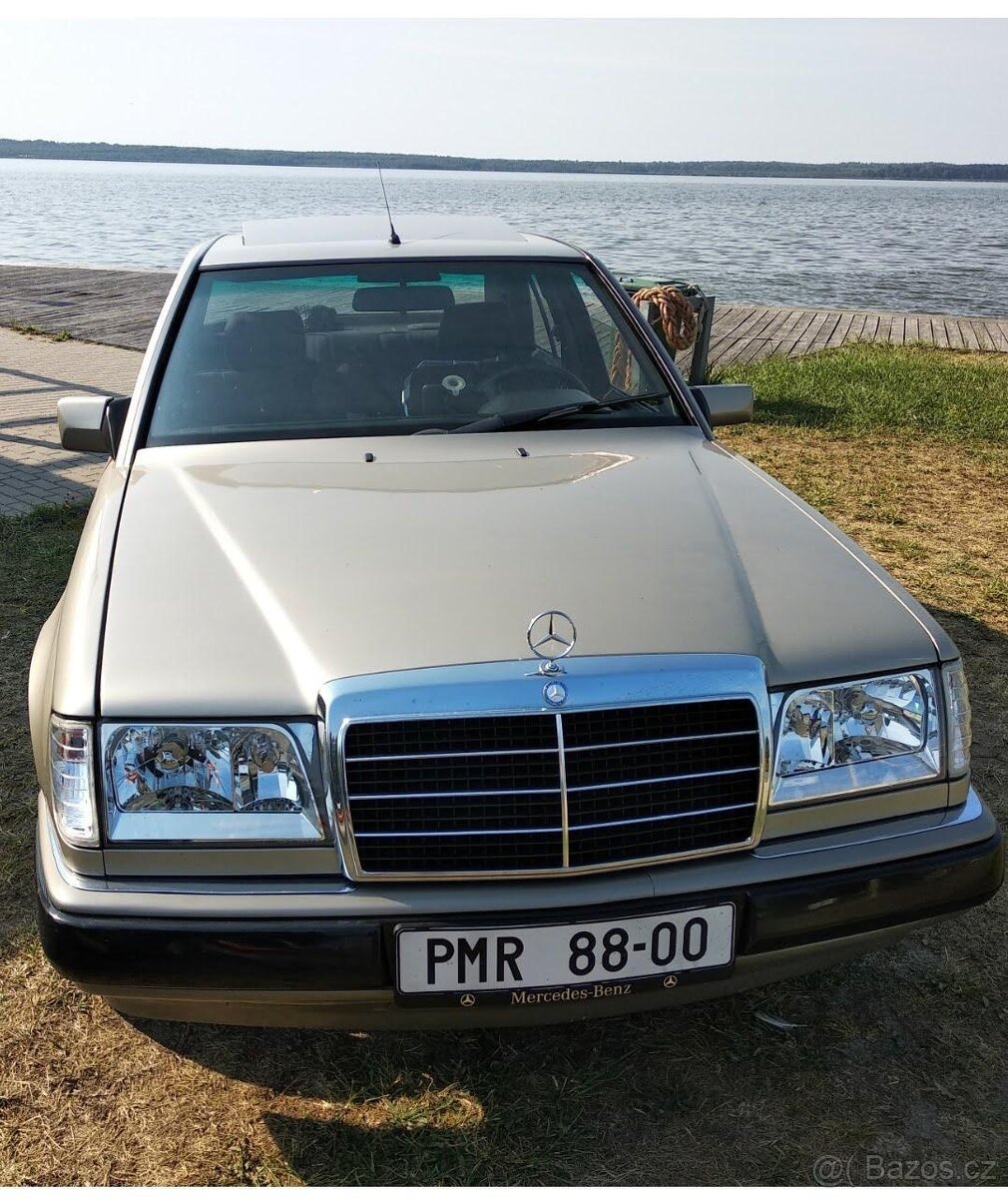 Mercedes Benz 200D