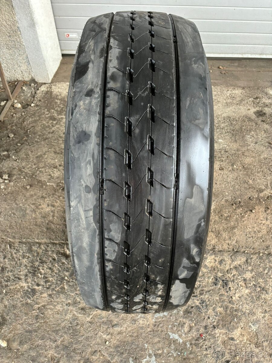 1x pneu Goodyear 385/65 22,5 - 7mm vzorek