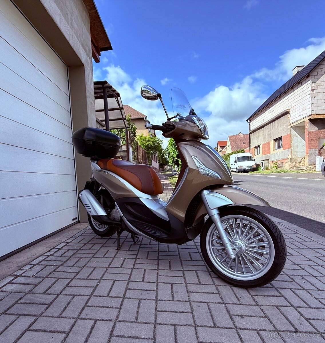 Piaggio Beverly 125i, cz doklady, velice hezká