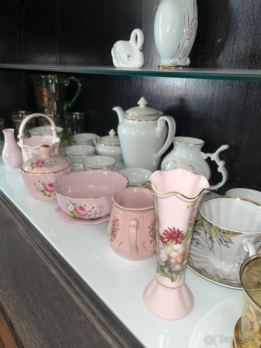 Sklo a porcelán
