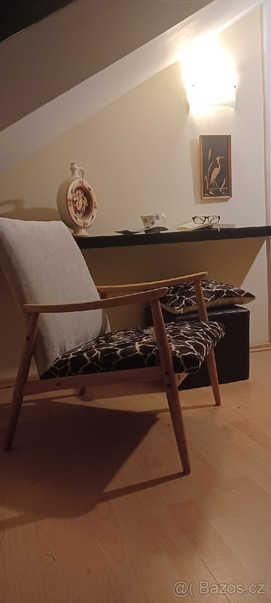 Retro křeslo po renovaci.