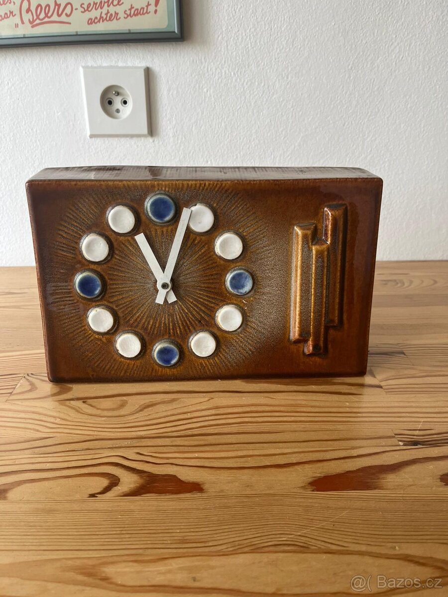 Retro stolní keramické hodiny