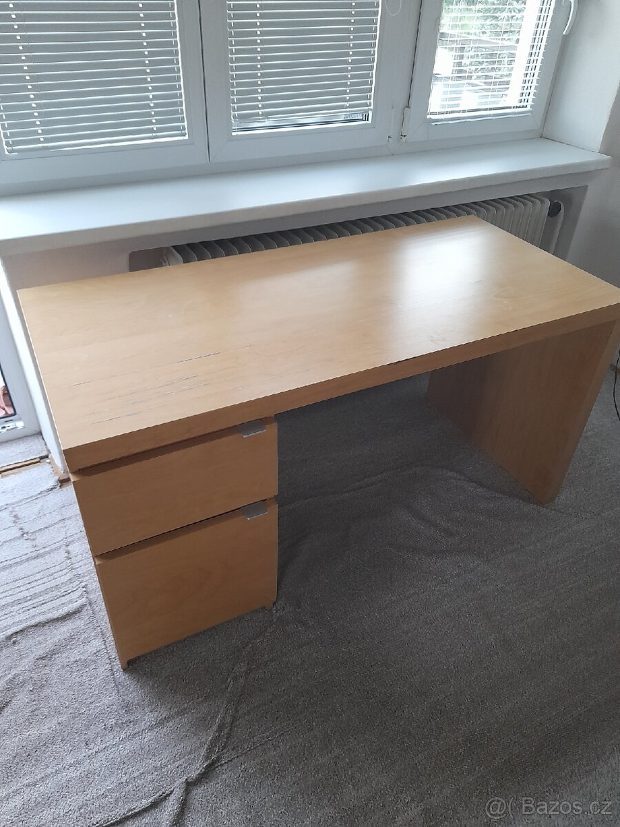 Daruji velky psací stůl ikea