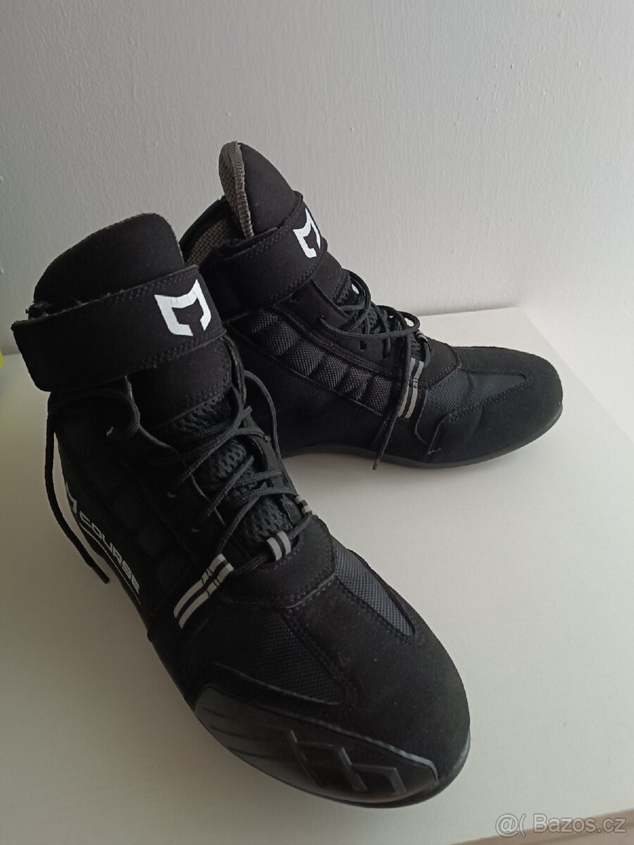 Motocyklové boty