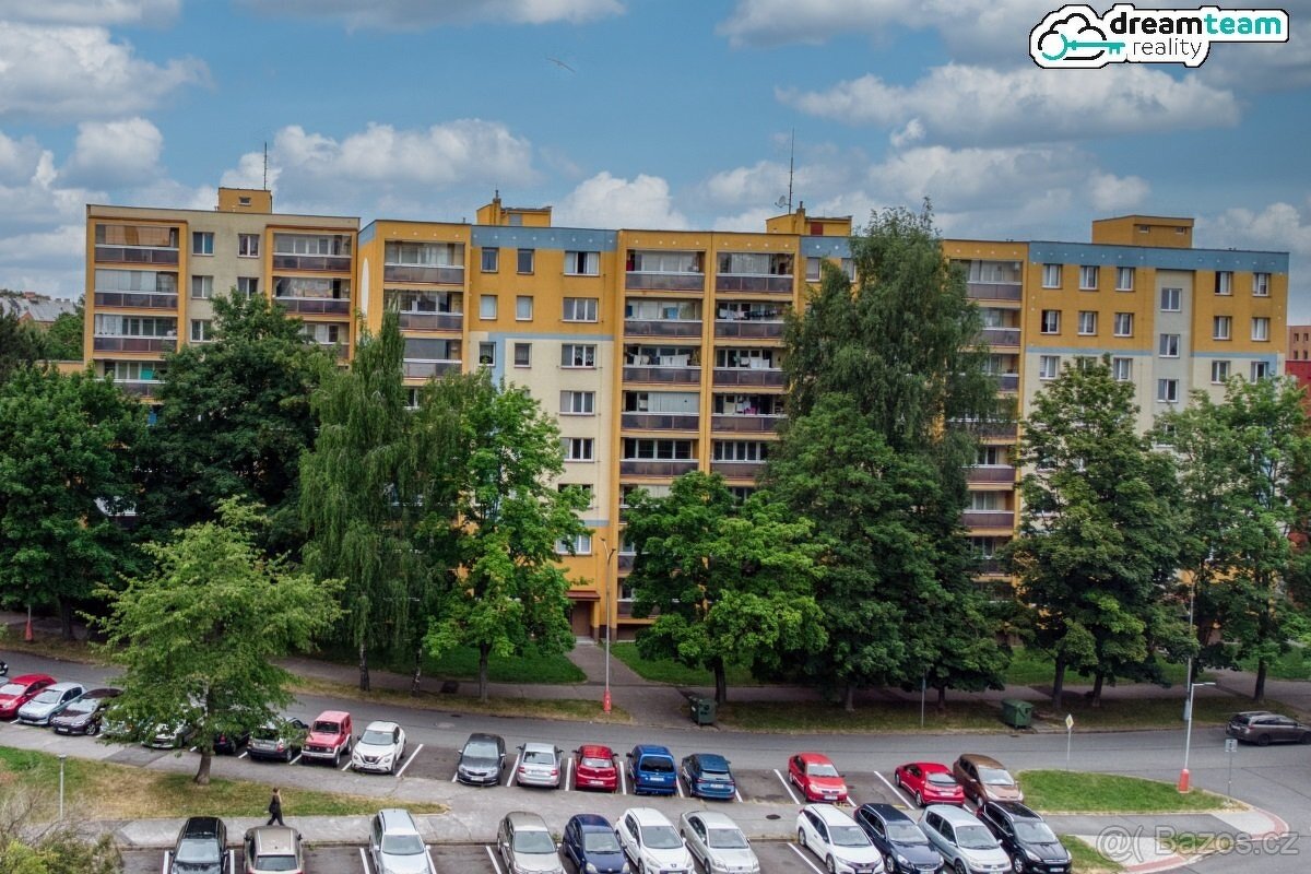 Prostorný rekonstruovaný byt 3+1 se zasklenou lodžií, Kopřiv
