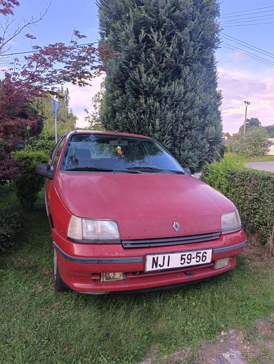 Renault Clio 1992 (MK1) na Náhradní díly