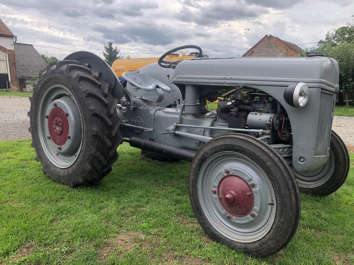 traktor veterán
