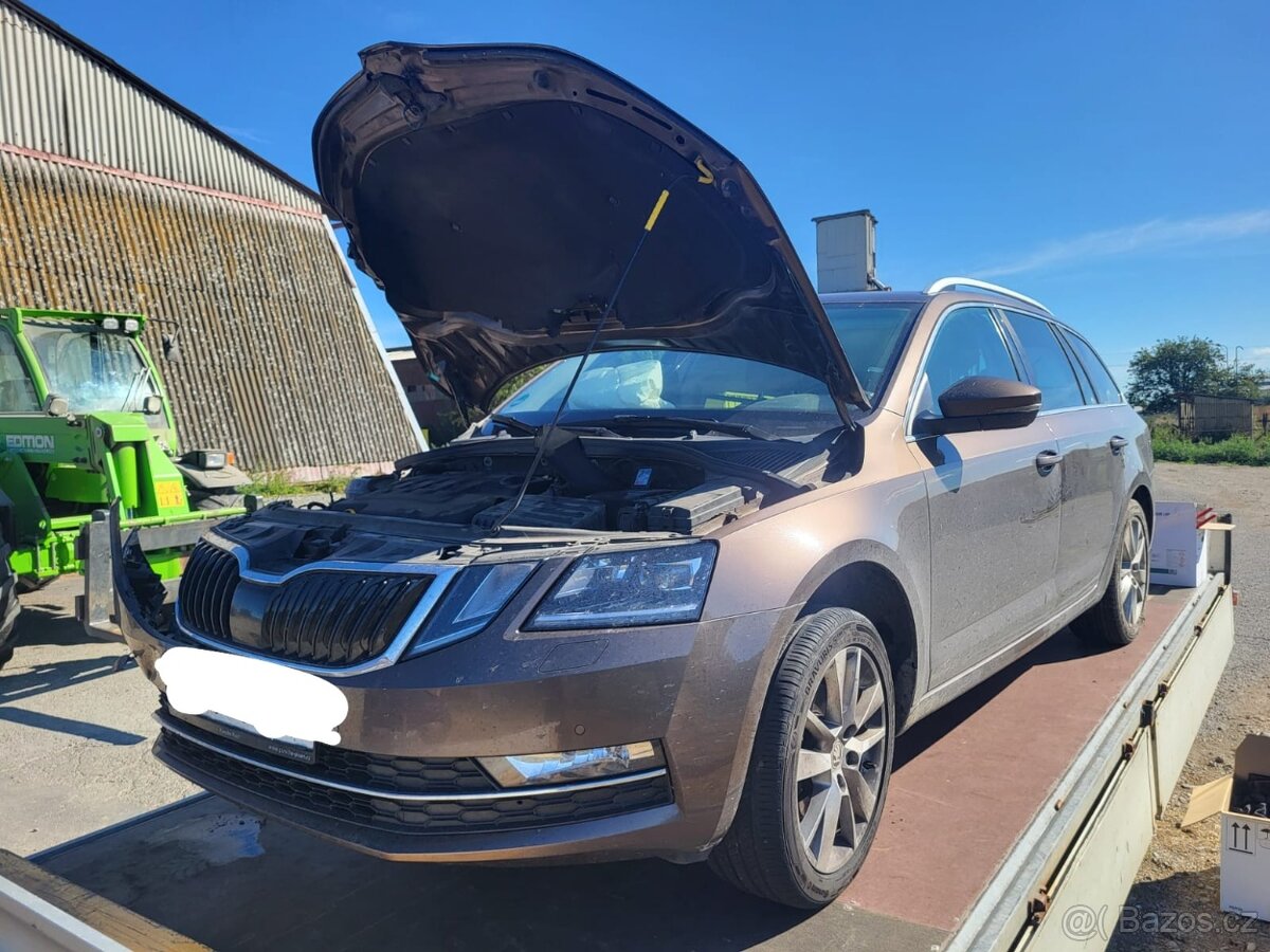 Prodám havarovanou ŠKODA Octavia 5E,110 kW