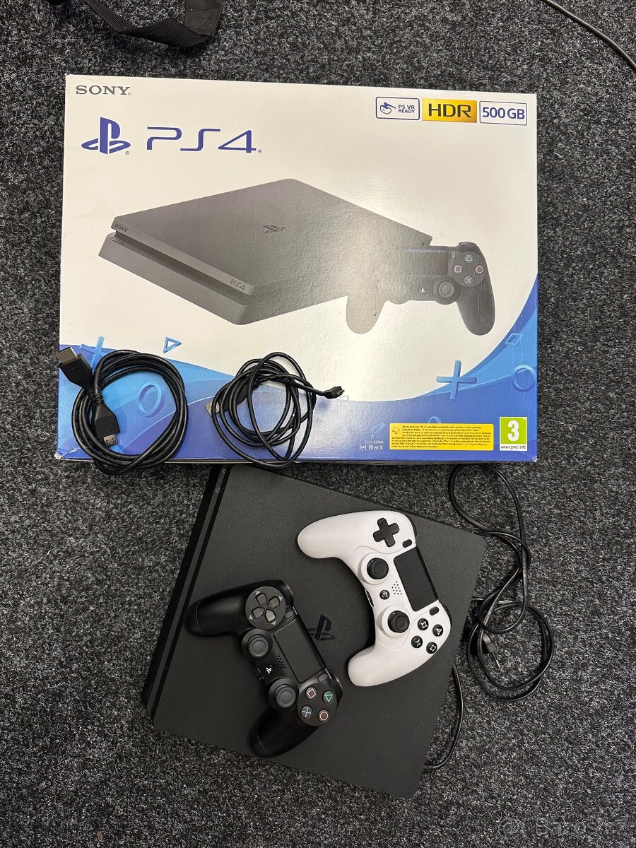 Zánovní PS4 SLIM 500 GB vč. krabice a 2 ovladačů