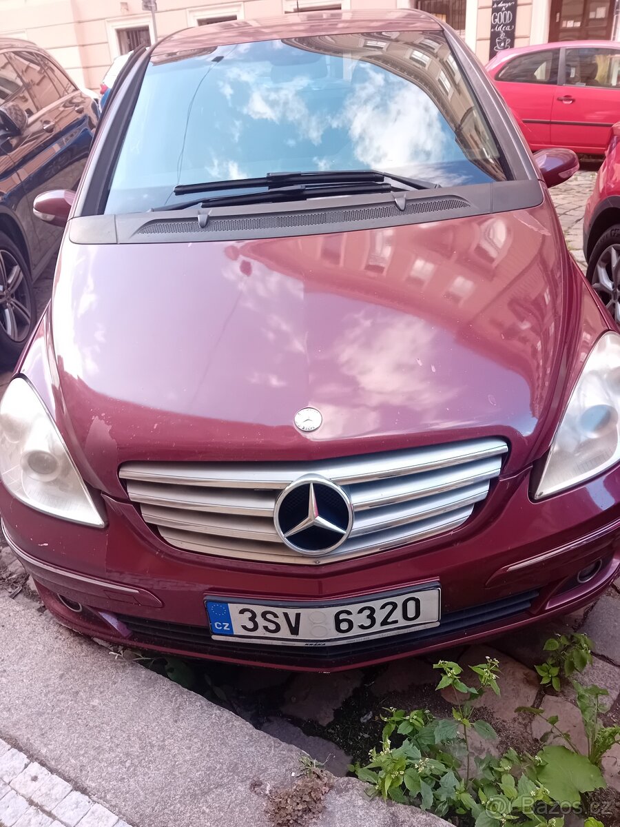 Mercedes B180