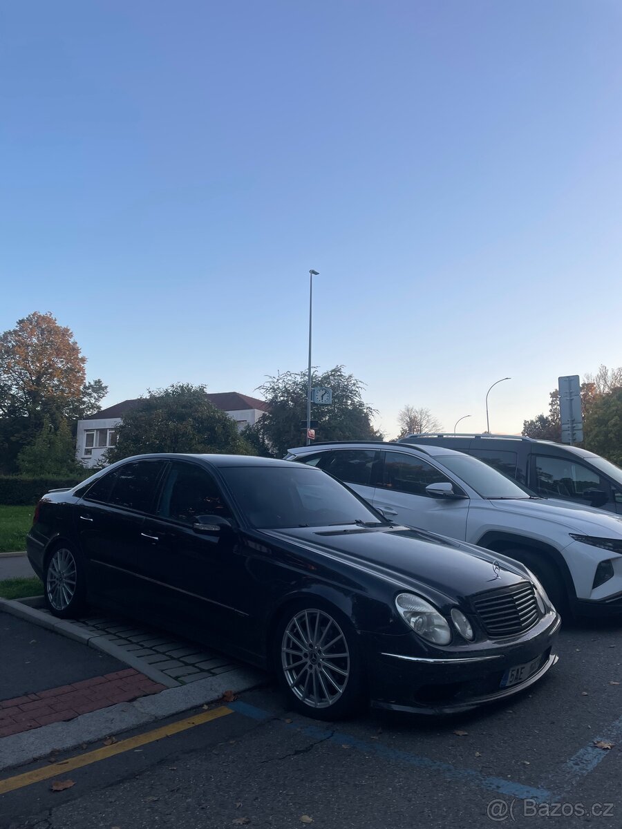 Mercedes-Benz e320 w211