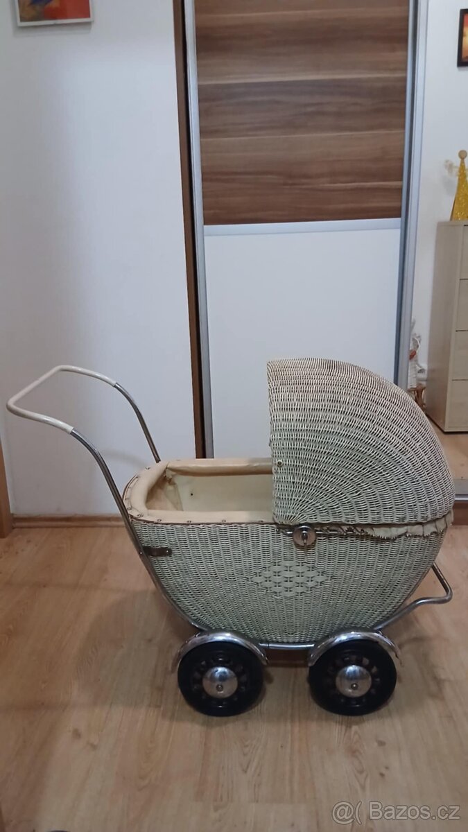 Kočárek pro panenky .zn.Liberta