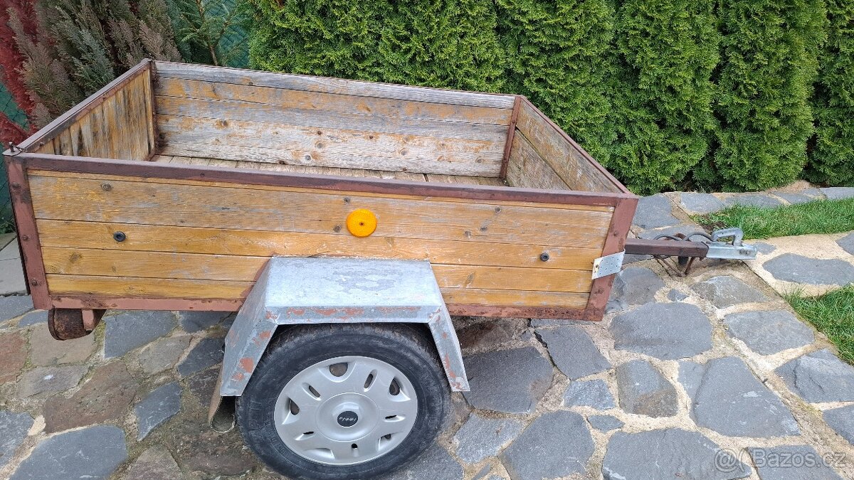 Přívěsný vozík
