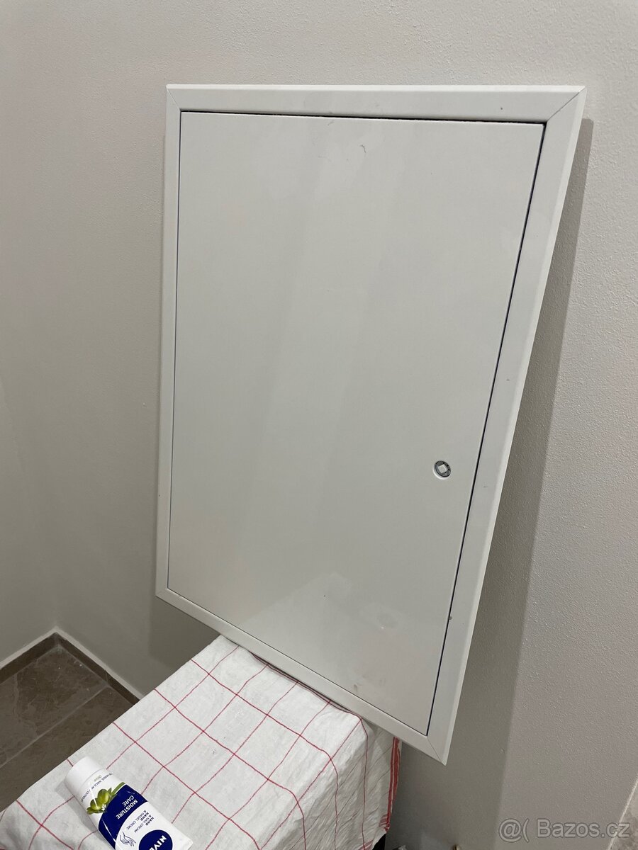 Revizní dvířka ocelová 400x600