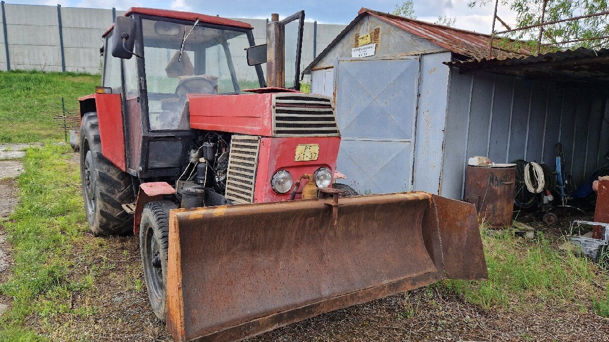 Zetor crystal 8011 + radlice, zadní lžíce, vidle a řetězy